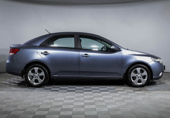 Подержанный автомобиль Kia Cerato Sedan 2009 года (4 фото)