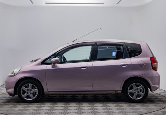 Подержанный автомобиль Honda Jazz 2008 года (2 фото)