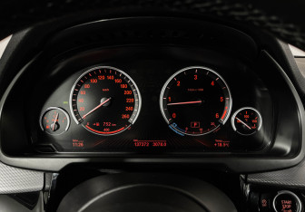 Подержанный автомобиль BMW X5 2017 года (13 фото)