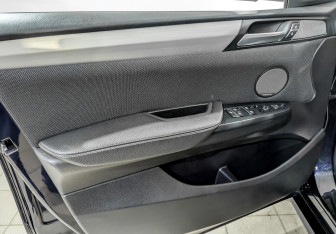 Подержанный автомобиль BMW X4 2018 года (19 фото)