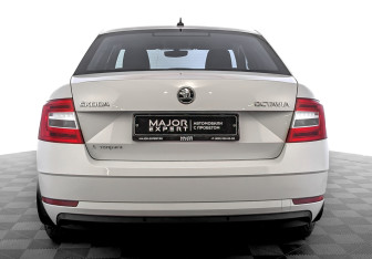 Подержанный автомобиль Skoda Octavia Liftback 2020 года (6 фото)