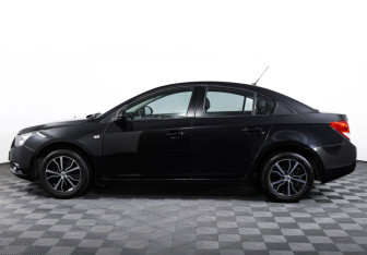 Подержанный автомобиль Chevrolet Cruze Sedan 2012 года (8 фото)