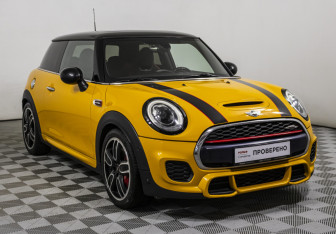 Подержанный автомобиль MINI Hatch 2017 года (3 фото)