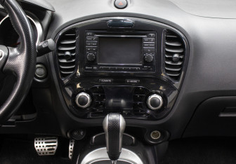 Подержанный автомобиль Nissan Juke 2012 года (14 фото)