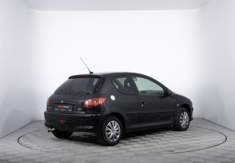 Подержанный автомобиль Peugeot 206 Hatchback 2007 года (5 фото)