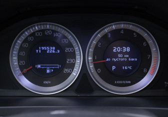 Подержанный автомобиль Volvo S60 2012 года (12 фото)