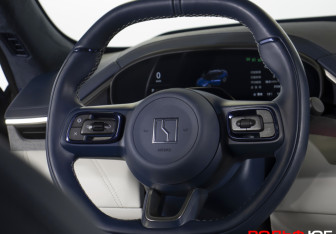 Подержанный автомобиль Zeekr 001 2024 года (13 фото)