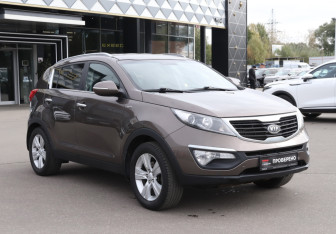 Подержанный автомобиль Kia Sportage 2010 года (3 фото)