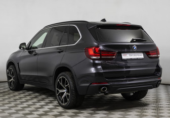 Подержанный автомобиль BMW X5 2017 года (7 фото)