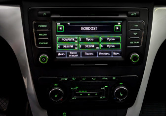Подержанный автомобиль Skoda Yeti 2014 года (15 фото)