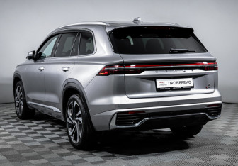 Подержанный автомобиль Geely Monjaro 2023 года (7 фото)
