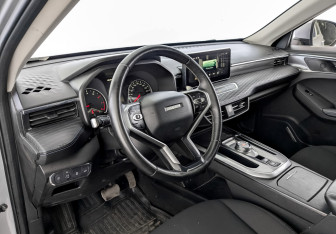 Подержанный автомобиль Haval Jolion 2022 года (16 фото)