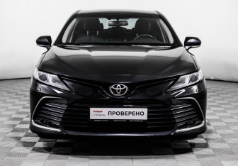 Подержанный автомобиль Toyota Camry Sedan 2021 года (2 фото)