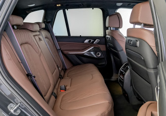 Новый BMW X5 2025 (12 фото)