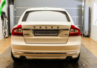 Подержанный автомобиль Volvo S80 2014 года (5 фото)