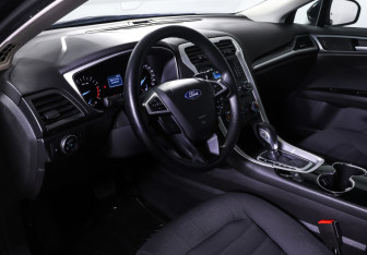 Подержанный автомобиль Ford Mondeo Sedan 2015 года (15 фото)