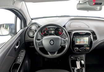 Подержанный автомобиль Renault Kaptur 2017 года (21 фото)