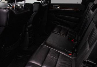 Подержанный автомобиль Jeep Grand Cherokee 2012 года (11 фото)