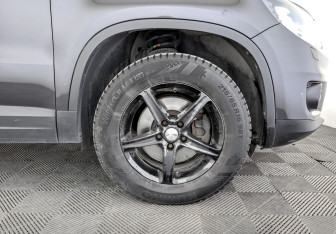 Подержанный автомобиль Volkswagen Tiguan 2015 года (18 фото)