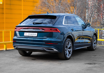 Подержанный автомобиль Audi Q8 2021 года (3 фото)