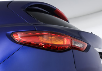 Подержанный автомобиль Infiniti QX70 2017 года (21 фото)