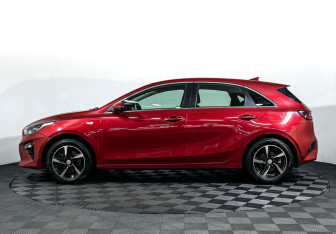 Подержанный автомобиль Kia Ceed Hatchback 2018 года (8 фото)