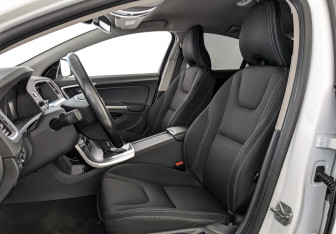 Подержанный автомобиль Volvo S60 2017 года (20 фото)