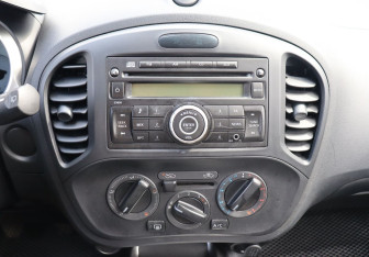 Подержанный автомобиль Nissan Juke 2013 года (16 фото)
