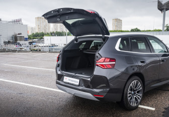 Подержанный автомобиль BMW X3 2025 года (18 фото)