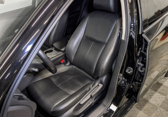 Подержанный автомобиль Infiniti Q50 2017 года (20 фото)