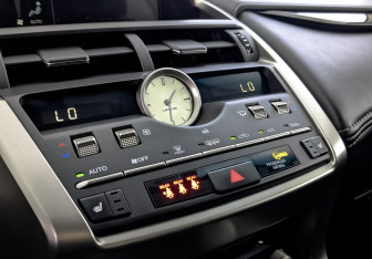 Подержанный автомобиль Lexus NX 2020 года (26 фото)