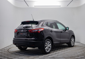 Подержанный автомобиль Nissan Qashqai 2014 года (5 фото)