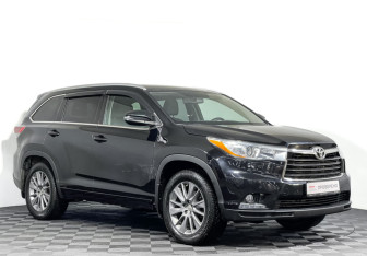 Подержанный автомобиль Toyota Highlander 2014 года (3 фото)