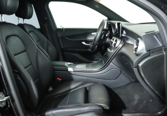 Подержанный автомобиль Mercedes-Benz GLC Coupe 2021 года (10 фото)