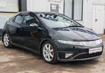 Подержанный автомобиль Honda Civic Hatchback 2008 года (3 фото)