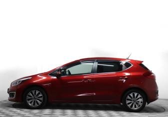 Подержанный автомобиль Kia Ceed Hatchback 2016 года (8 фото)