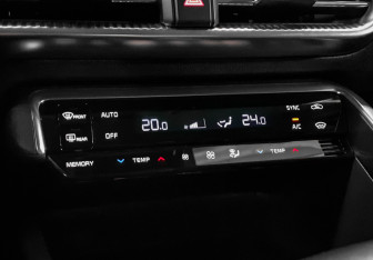 Подержанный автомобиль Kia K5 2021 года (15 фото)