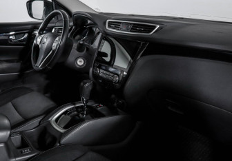 Подержанный автомобиль Nissan Qashqai 2017 года (9 фото)