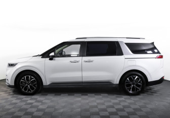 Подержанный автомобиль Kia Carnival 2020 года (8 фото)