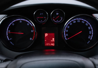 Подержанный автомобиль Opel Meriva 2013 года (12 фото)