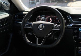 Подержанный автомобиль Skoda Superb Liftback 2024 года (12 фото)