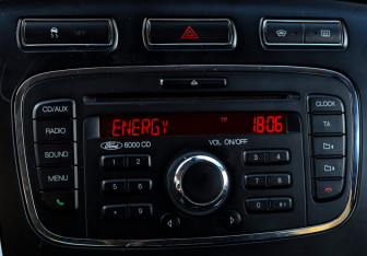 Подержанный автомобиль Ford Mondeo Sedan 2012 года (12 фото)