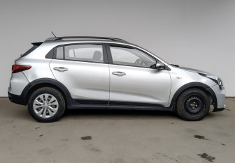 Подержанный автомобиль Kia Rio Hatchback 2021 года (4 фото)