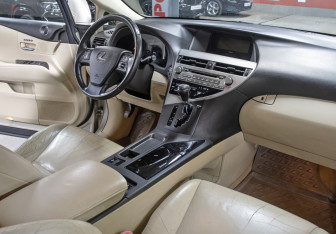 Подержанный автомобиль Lexus RX 2010 года (11 фото)