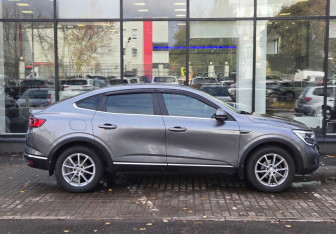 Подержанный автомобиль Renault Arkana 2019 года (4 фото)