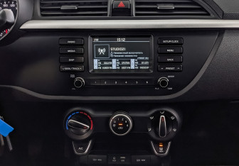 Подержанный автомобиль Kia Rio Sedan 2018 года (17 фото)