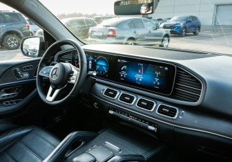 Подержанный автомобиль Mercedes-Benz GLE 2018 года (10 фото)