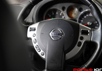 Подержанный автомобиль Nissan X-Trail 2008 года (12 фото)