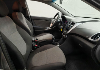 Подержанный автомобиль Hyundai Solaris Sedan 2011 года (9 фото)