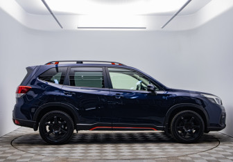Подержанный автомобиль Subaru Forester Suv 2020 года (4 фото)